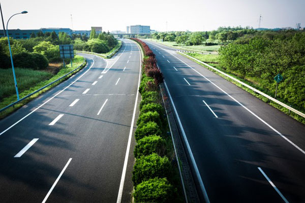 Các tuyến đường cao tốc được đầu tư xây dụng