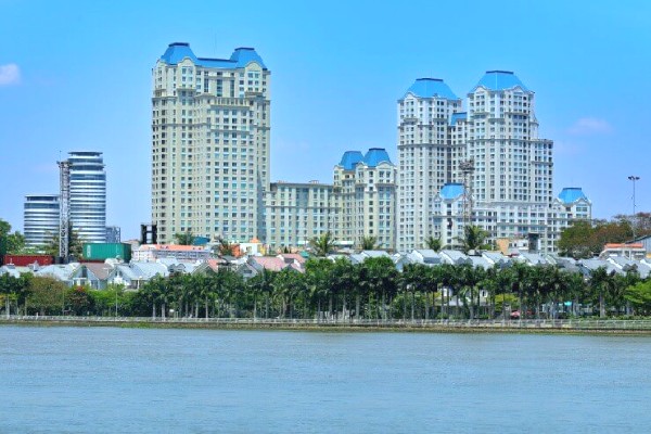Đường Nguyễn Hữu Cảnh có tiềm năng về giá trị bất động sản nhờ vị trí kết nối khu vực.