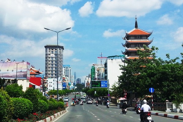 Khám phá đường Nguyễn Văn Trỗi - Con đường đặc sắc nội thành Sài Gòn