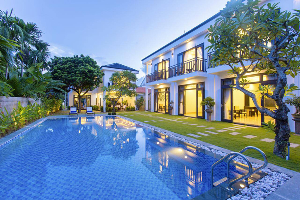 Thảo Điền được biết đến với các biệt thự sang trọng và dự án bất động sản cao cấp