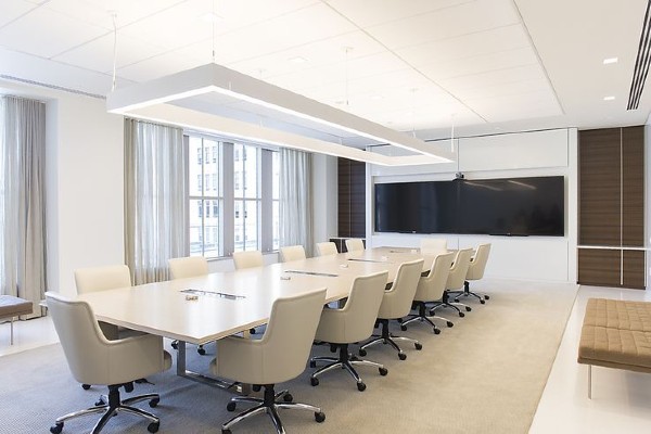 Phòng họp đơn giản thể hiện sự chuyên nghiệp hơn trong các cuộc họp công ty.