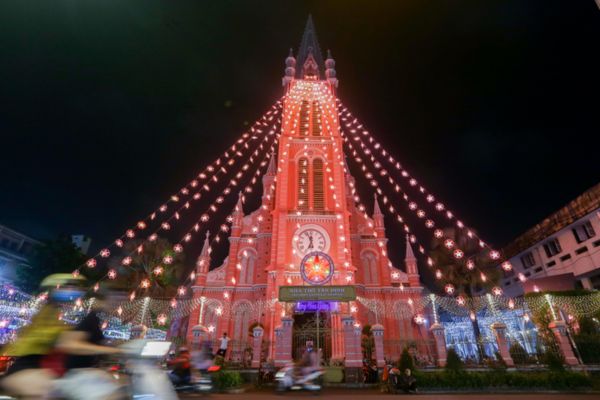 Nhà thờ Tân Định ban đêm