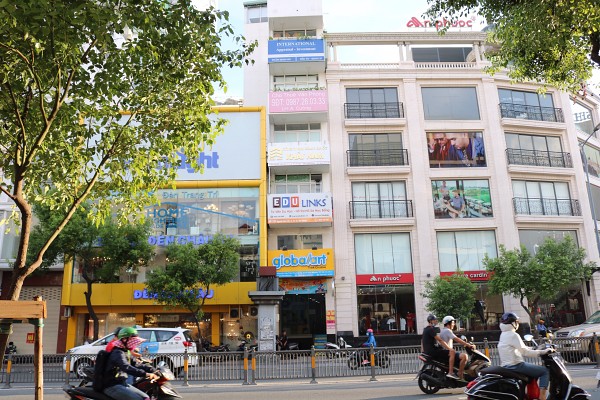 Nằm trên tuyến đường chính Nguyễn Văn Trỗi, vị trí tòa nhà dễ dàng tìm kiếm 