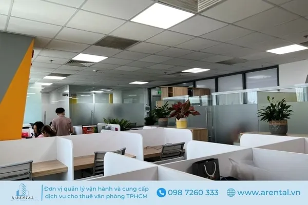 Khu vực cho thuê chỗ ngồi làm việc trong gói dịch vụ văn phòng ảo Quận 3 của Arental Vietnam. Chỗ ngồi làm việc (văn phòng chia sẻ) tại tòa nhà Cienco4.