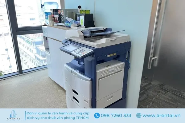 Dịch vụ cho thuê văn phòng ảo Quận 3 cũng hỗ trợ các trang thiết bị văn phòng chuyên nghiệp cho quý khách hàng. Thiết bị đầy đủ hỗ trợ khách hàng photo, in ấn.