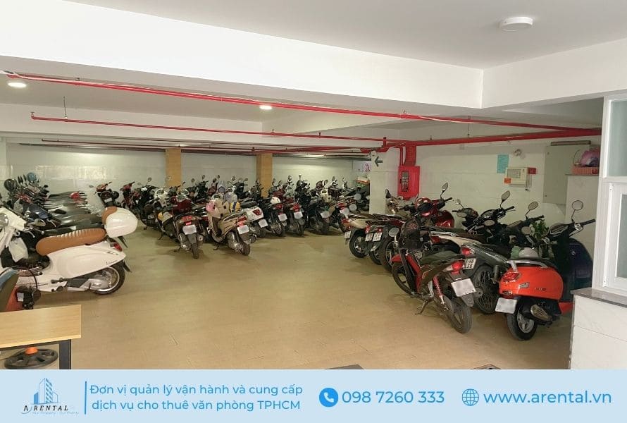 Khu vực hầm để xe cho quý khách hàng thuê văn phòng nói chung và văn phòng chia sẻ Quận 2 nói riêng. Khu vực để xe thông thoáng tại tòa nhà cho thuê văn phòng chia sẻ Quận 2 - A Space Office.