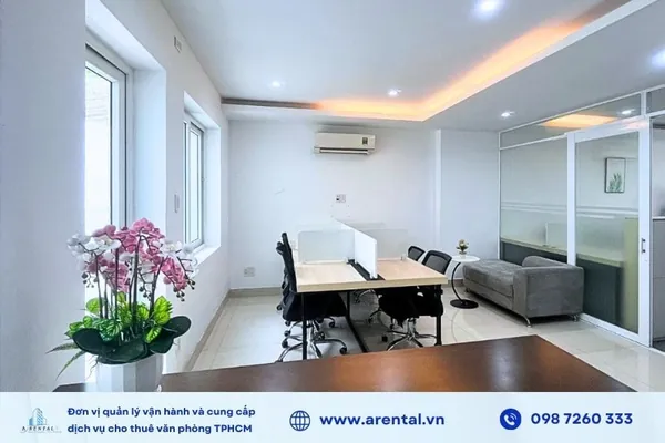 Không gian văn phòng trọn gói Quận 7 được setup sẵn (diện tích 25m2).